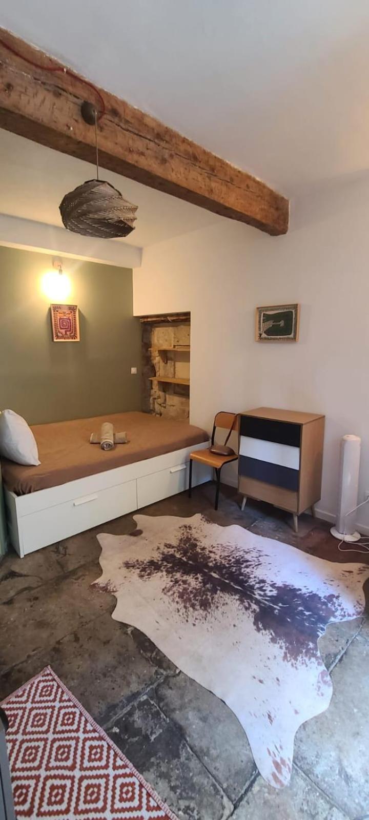 Studio Au Coeur Historique De Montpellier, 2 Personnes Et Wifi Ngoại thất bức ảnh