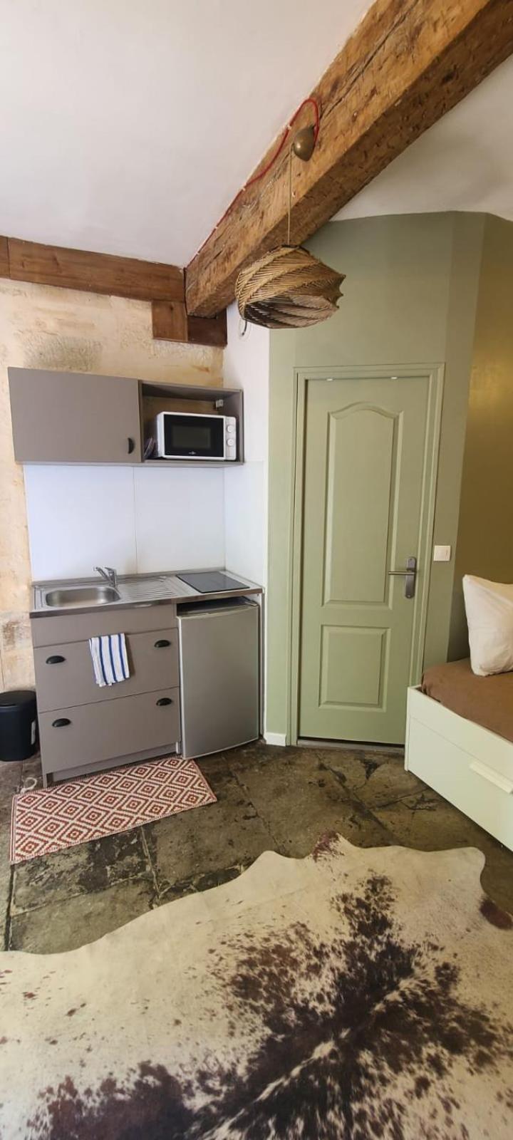 Studio Au Coeur Historique De Montpellier, 2 Personnes Et Wifi Ngoại thất bức ảnh