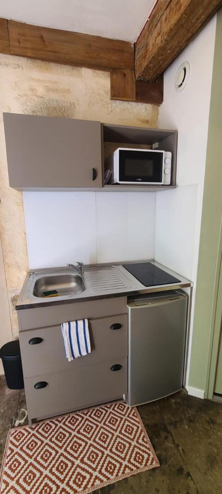 Studio Au Coeur Historique De Montpellier, 2 Personnes Et Wifi Ngoại thất bức ảnh