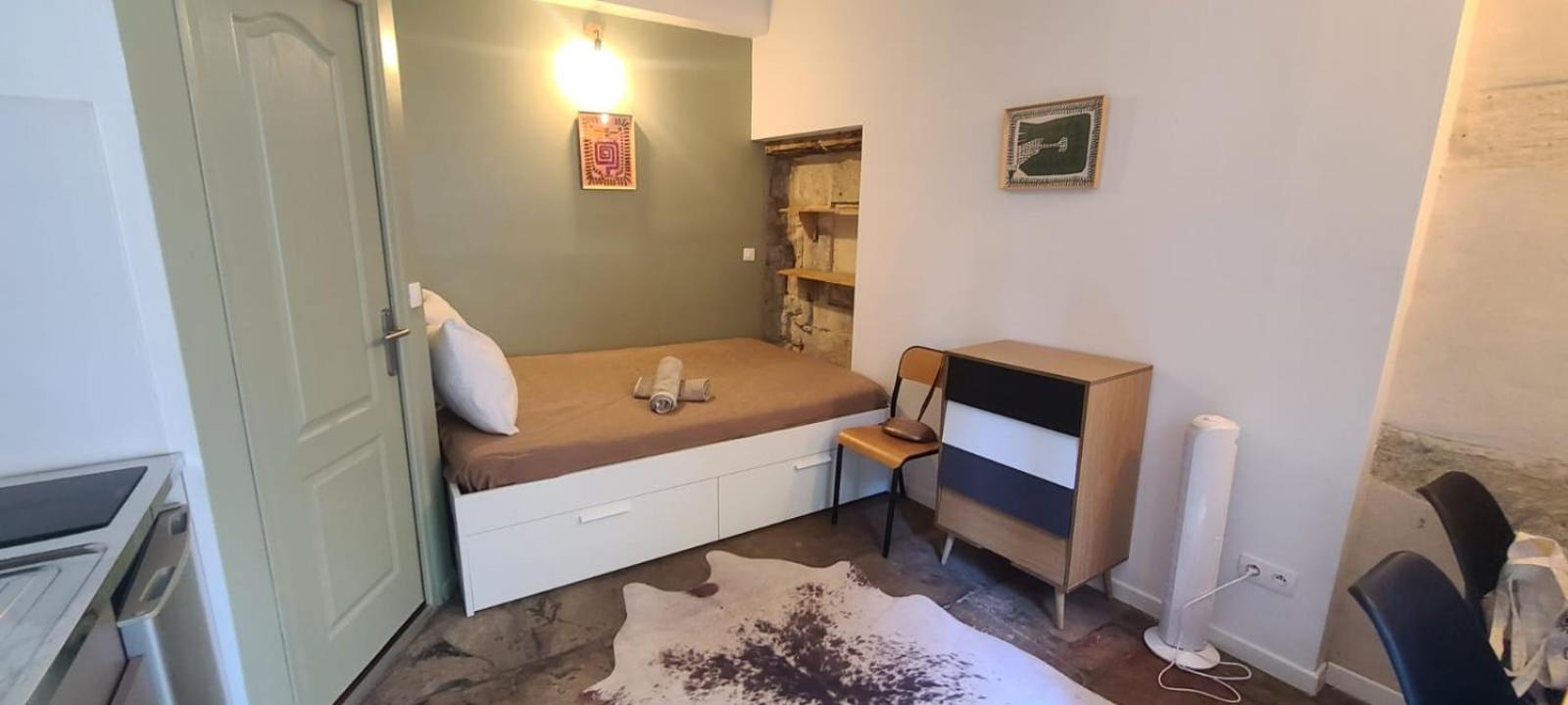 Studio Au Coeur Historique De Montpellier, 2 Personnes Et Wifi Ngoại thất bức ảnh
